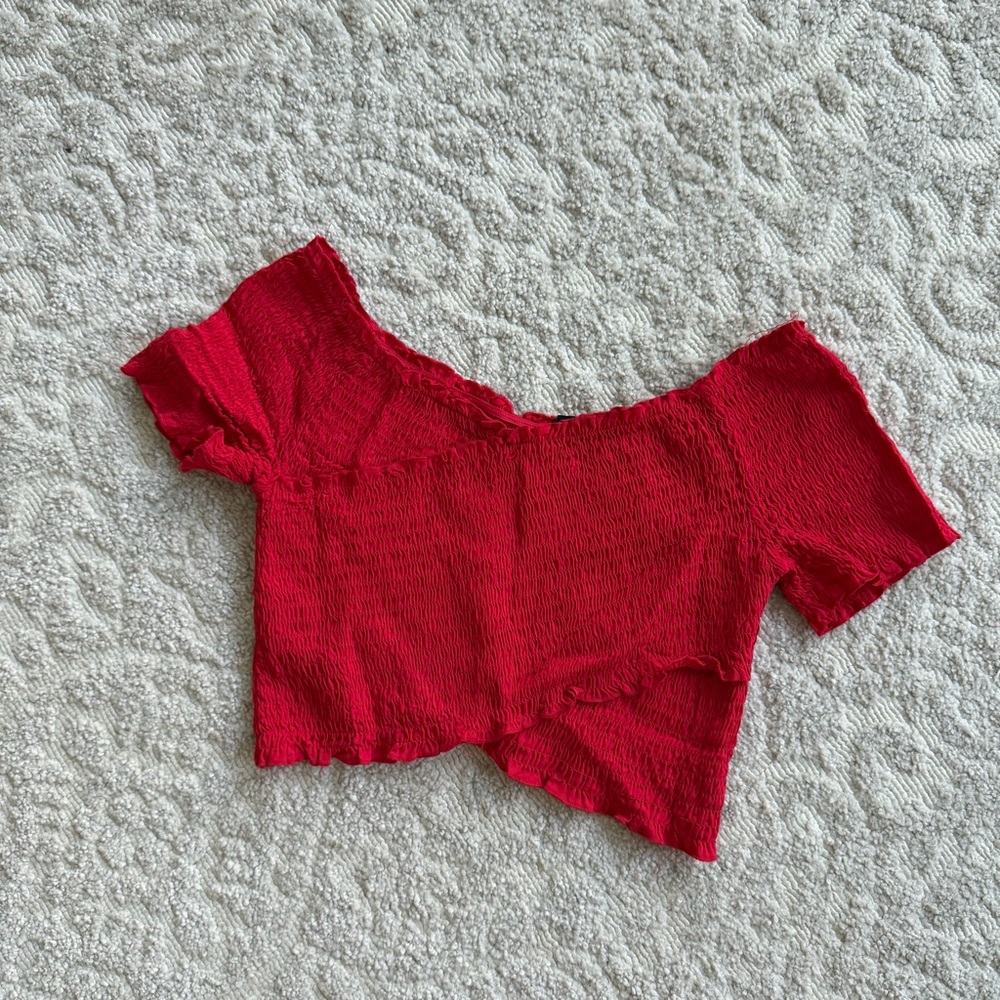 Red off the shoulder crop top, size: medium